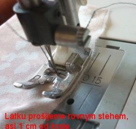 Látku prešijeme rovným stehom