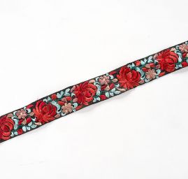Vyšívaná stuha šantung květy červené