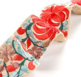 Vyšívaná stuha šantung 4cm červená