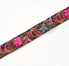 Vyšívaná stuha šantung drobné květy růžové