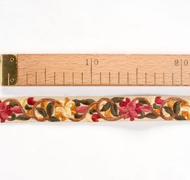 Vyšívaná stuha šantung malé květy červené/žluté