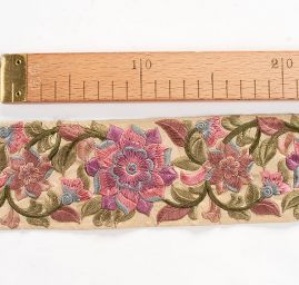 Vyšívaná stuha šantung široká pudrově růžová