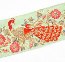 Vyšívaná stuha šantung vzor pávi pistáciová