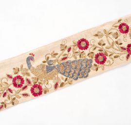 Vyšívaná stuha šantung vzor pávi zlotobéžová