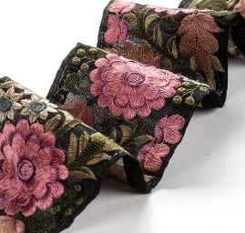 VVyšívaná stuha šantung široká světle růžová