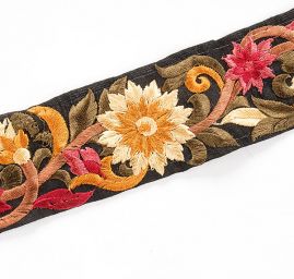 Vyšívaná stuha šantung velké hnědé květy