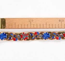 Vyšívaná stuha šantung drobné květy červenošedé