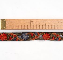 Vyšívaná stuha šantung drobné květy