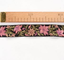 Vyšívaná stuha šantung 4cm pudrový květ