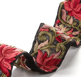 Vyšívaná stuha šantung 4cm květinový vzor