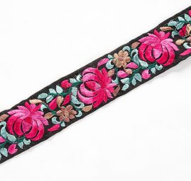 Vyšívaná stuha šantung 4cm fuchsiový květ