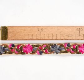 Vyšívaná stuha šantung drobné květy