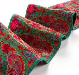 Vyšívaná stuha šantung paisley vzor zelená