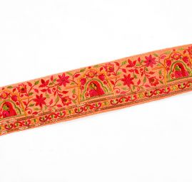Vyšívaná stuha šantng motiv madony lososová