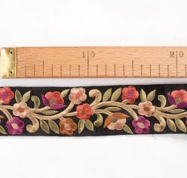 Vyšívaná stuha zlatobéžové květy