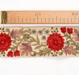 Vyšívaná stuha šantung široká červený květ