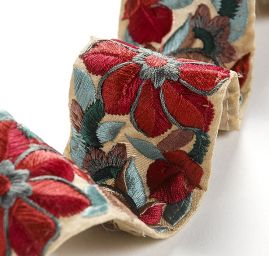 Vyšívaná stuha šantung velký květ 