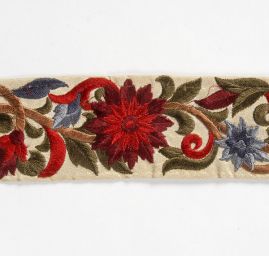 Vyšívaná stuha šantung širší květ tmavě červený