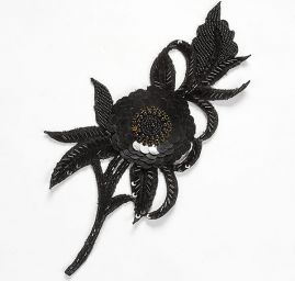 Květinová aplikace černý květ