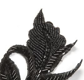 Květinová aplikace černý květ