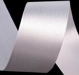 Atlasová stuha šíře 50 mm oboulíc bílá