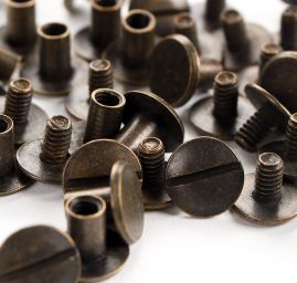 Nýt sřoubovací sedlářský hladký plochý 6mm mosaz