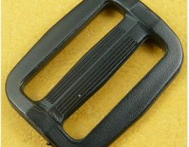Přezka průvlek šíře 38-40 mm plast černá