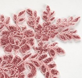 Krajková aplikace středová růžová