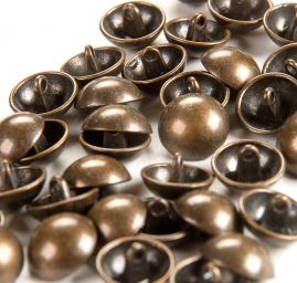 Knoflík kovový půlkulatý staromosaz 15"