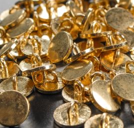 Knoflík kulatý plochý zlaté barvy s krčkem 22"