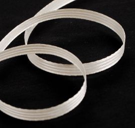 Atlasová stuha krémová bílé proužky 6mm