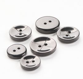 Knoflík plastový kulatý dvojdírkový 22" černý