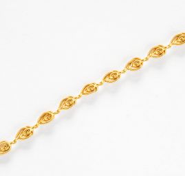 Oděvní prýmek olivově zelené barvy