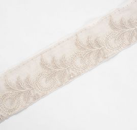 Krajka lem květinový ornament světle šedý