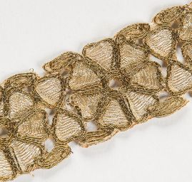 Krajková kovová stuha starozlatá drobné květy