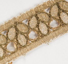 Krajková kovová stuha lístky zlatá