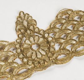 Krajková kovová stuha ornamentální vzor