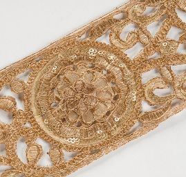 Krajková kovová stuha širší skládaný květ