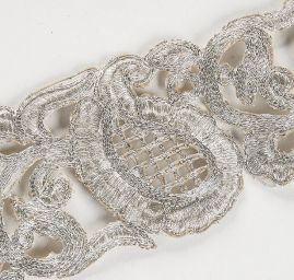 Krajková kovová stuha stříbrná