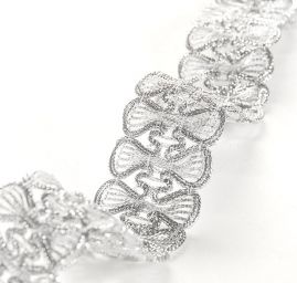 Krajková kovová stuha mašličky stříbrná