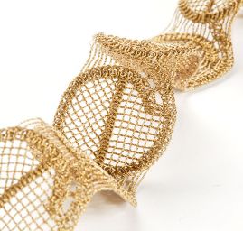 Kovová stuha větší kolečka s mřížkou