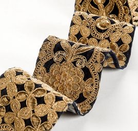 Sametová stuha vyšívaná široká plastické květy