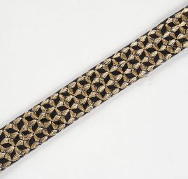 Sametová stuha vyšívaná geometrický vzor zlatý
