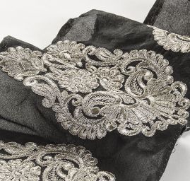 Šantungová stuha velký ornament stříbrná II.jakost