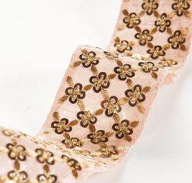 Šantungová stuha vyšívaná s flitry pudrová
