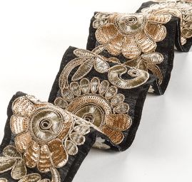 Stuha vyšívaná na šantungu široká černá