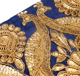 Sametová vyšívaná stuha široká 25 cm tmavě modrá