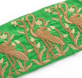 Porta vyšívaná zelený šantung volavka velký vzor