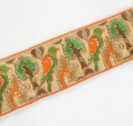 Stuha vyšívaná na šantungu ptáci oranžová