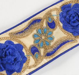 Stuha vyšívaná na šantungu plastický květ tyrkys